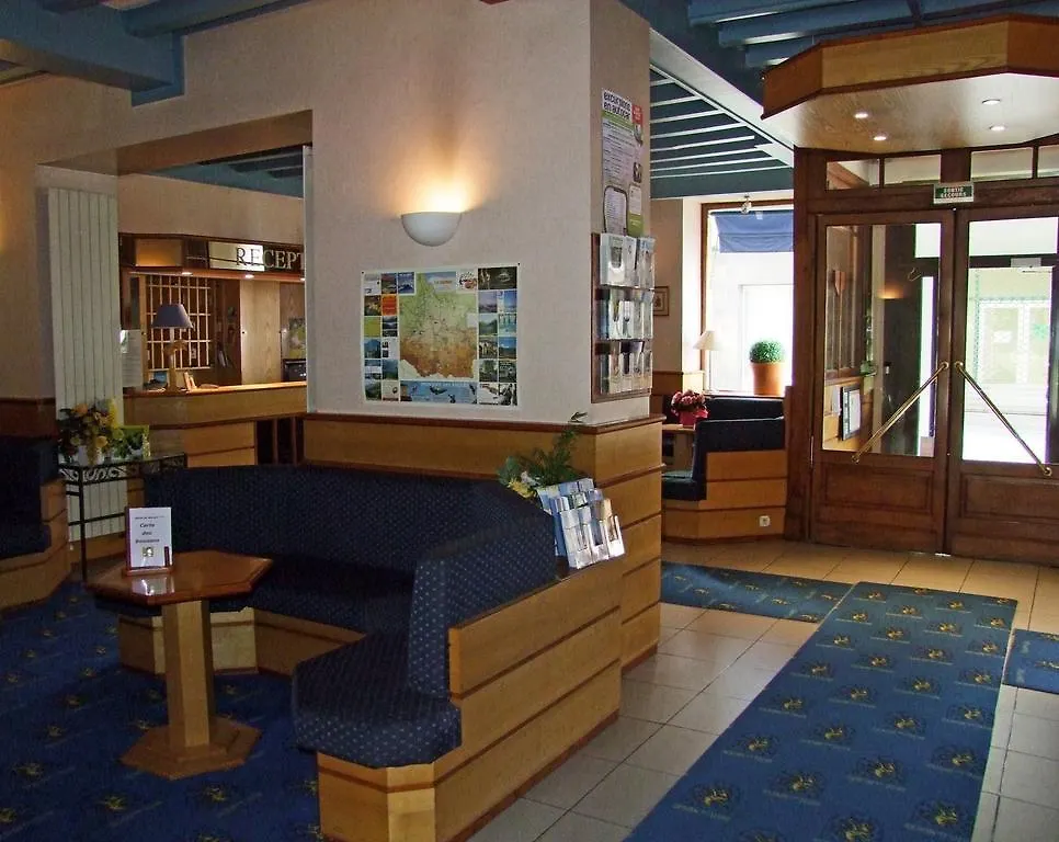 Hotel De Nevers Лурд