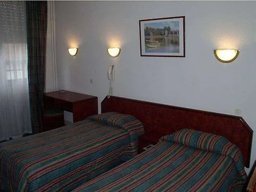 Hotel De Nevers Lourdes